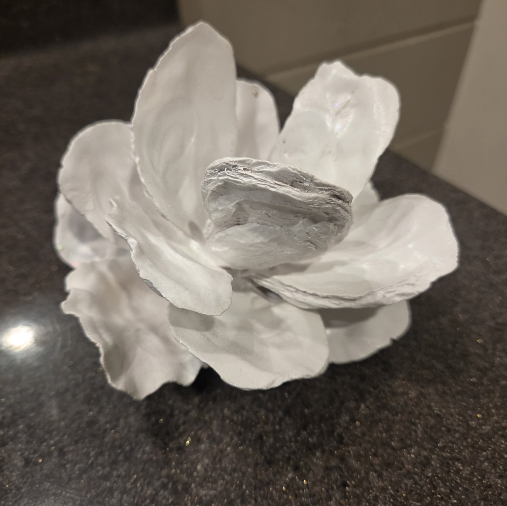 Handcrafted Oyster Shell Magnolia Flower - Picture 2 of 5